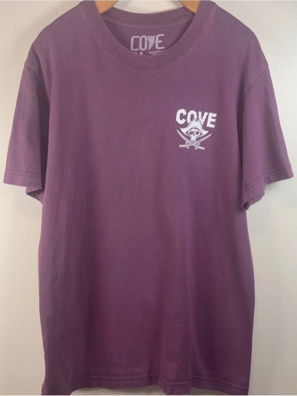 Cove SurfCo HTF PIRATE PARTY Short-Sleeve Graphic Crew Medium PlumT Shirt cotton